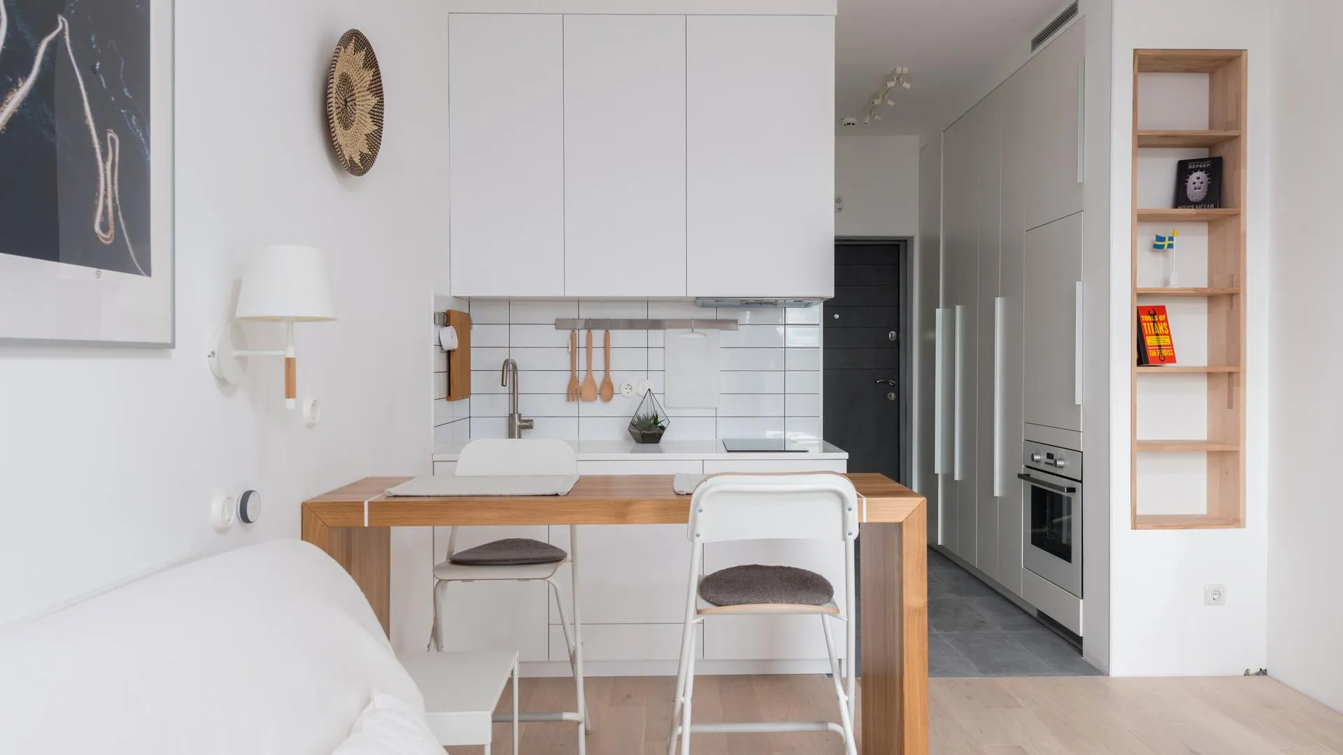 Дизайн кухни для квартиры-студии