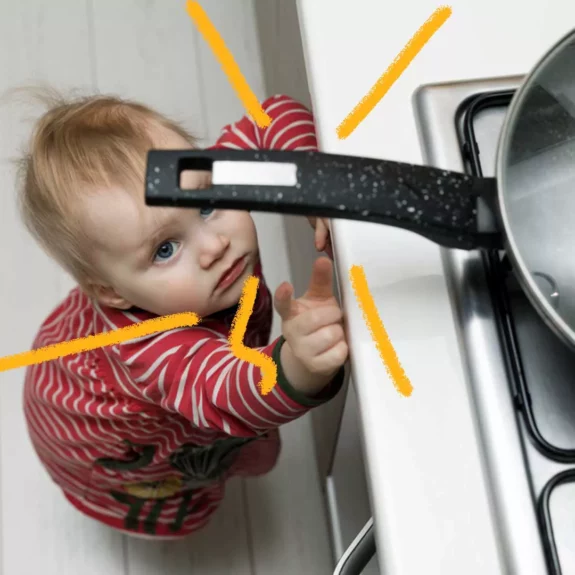 Как сделать кухню безопасной для детей